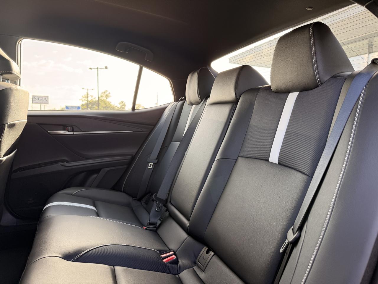Toyota Camry Hybrid SE 2025