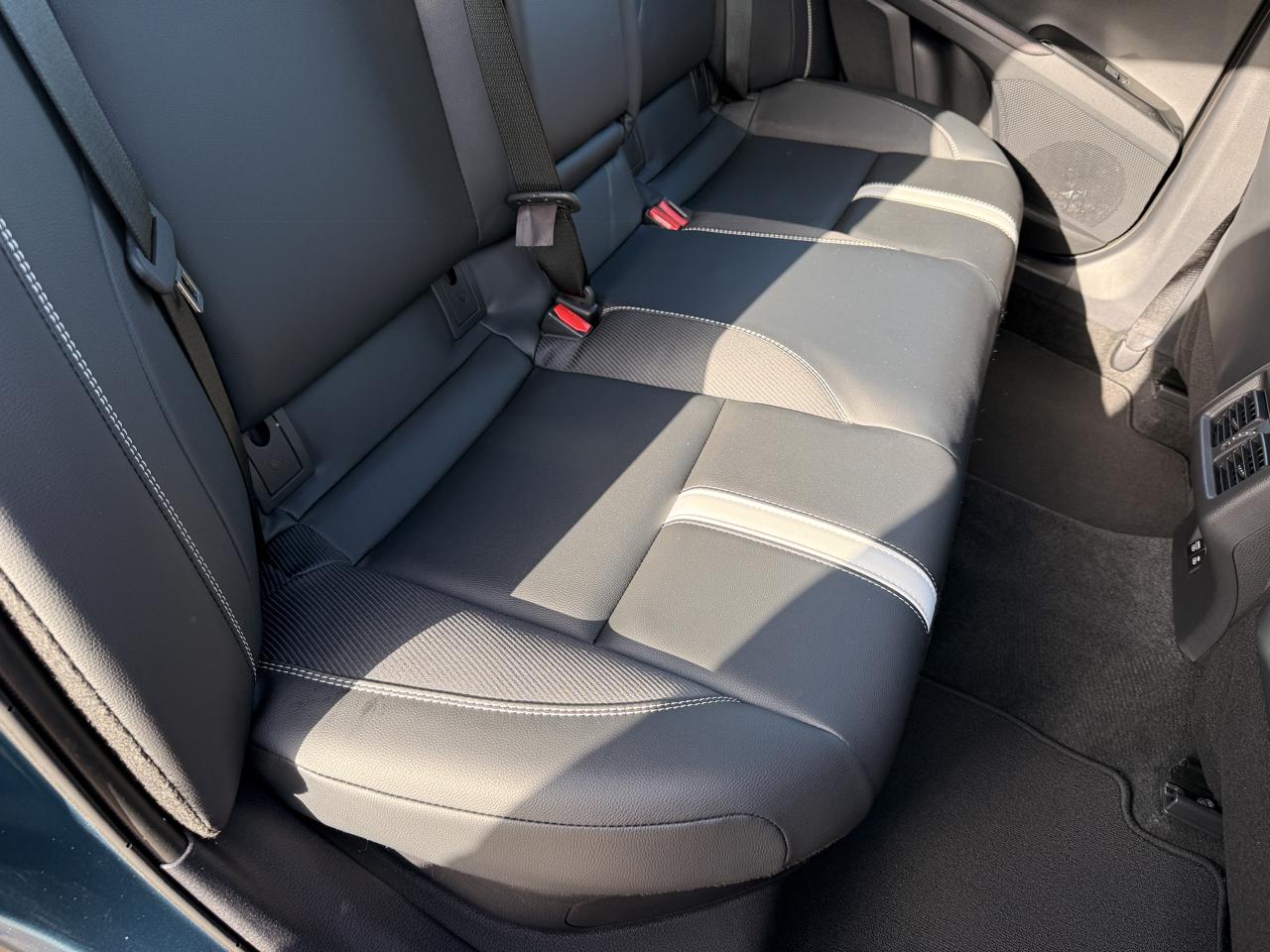 Toyota Camry Hybrid SE 2025