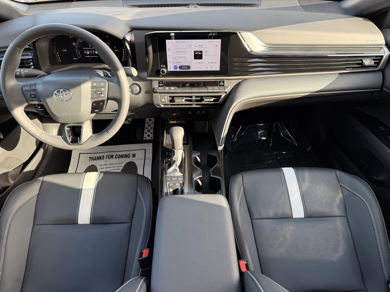 Toyota Camry Hybrid SE 2025