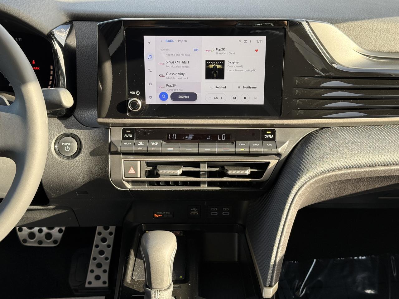 Toyota Camry Hybrid SE 2025