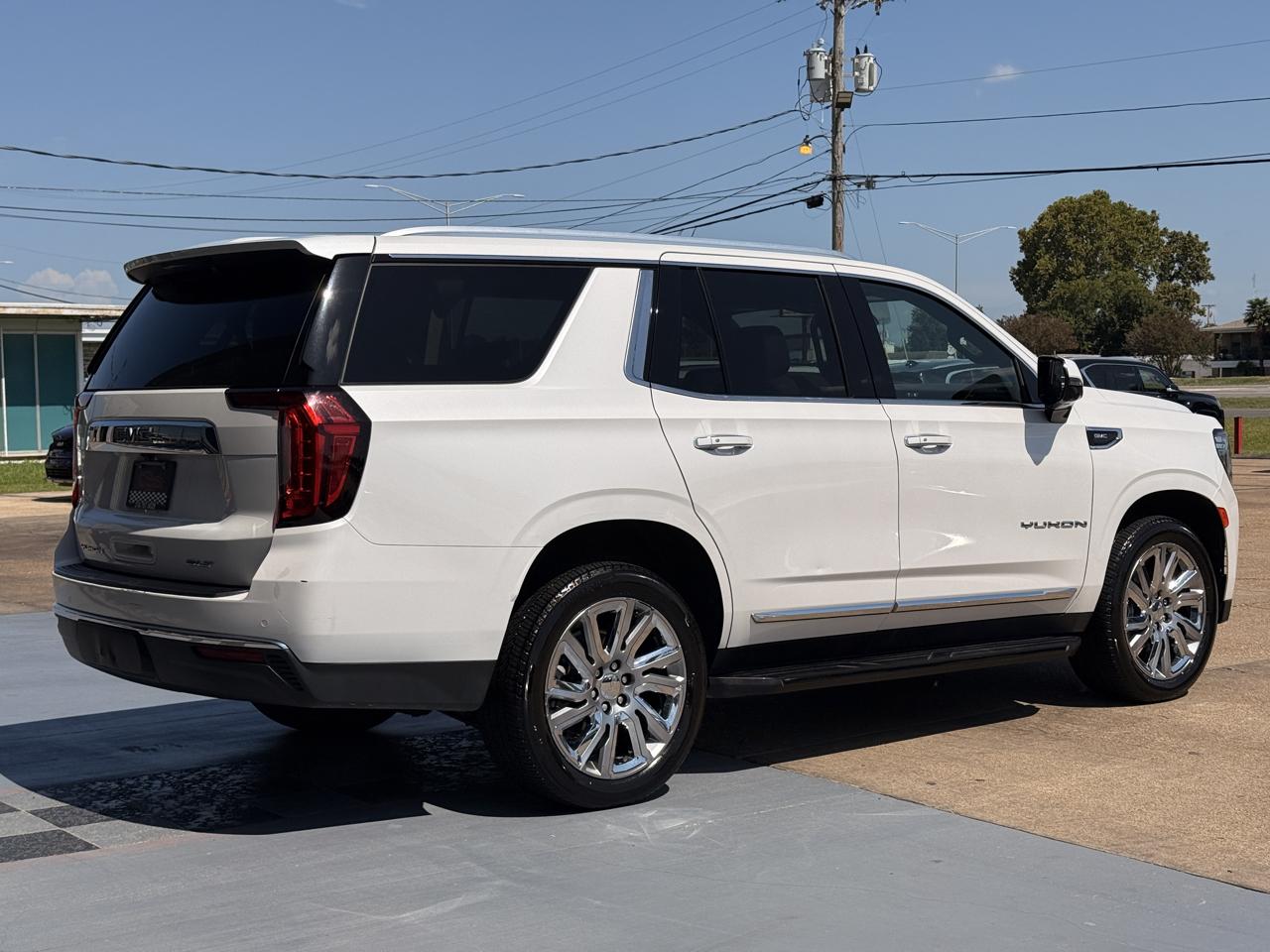 GMC Yukon SLT 2WD 2021
