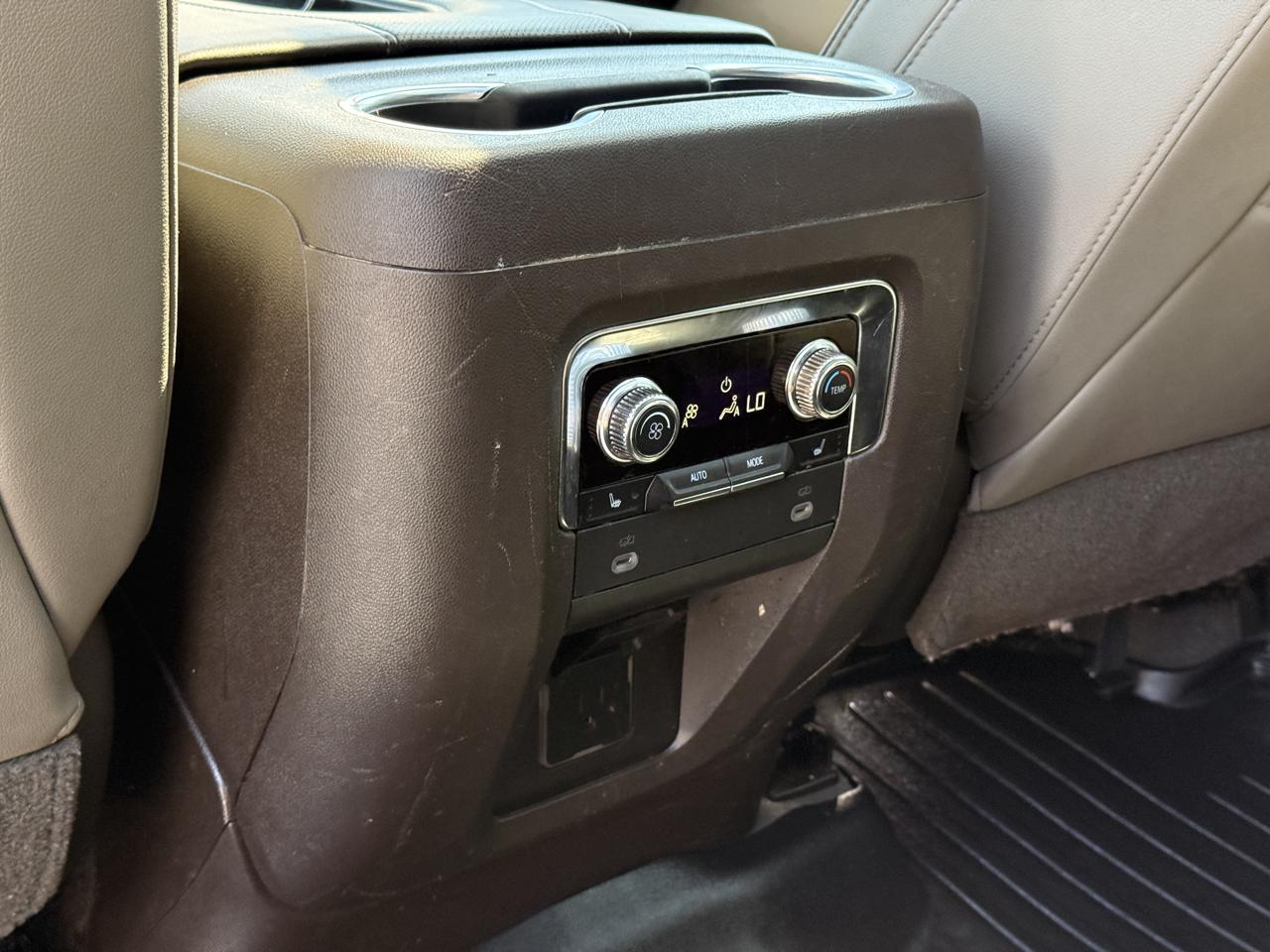GMC Yukon SLT 2WD 2021