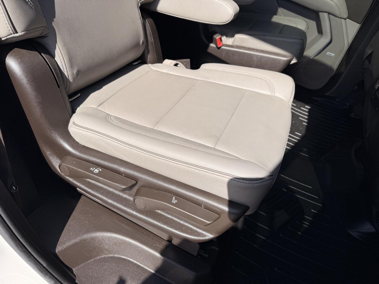 GMC Yukon SLT 2WD 2021