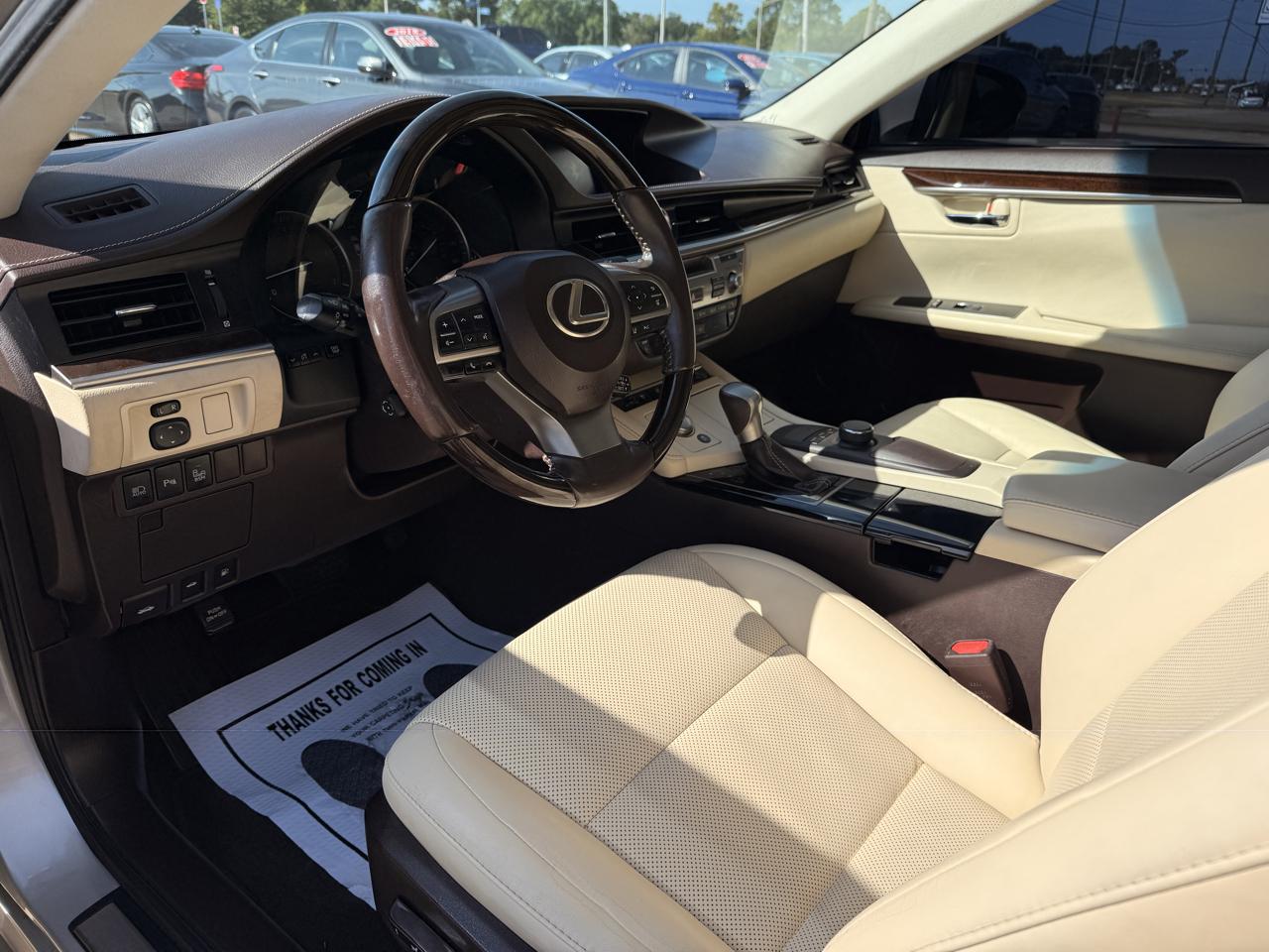 Lexus ES 350 Sedan 2016