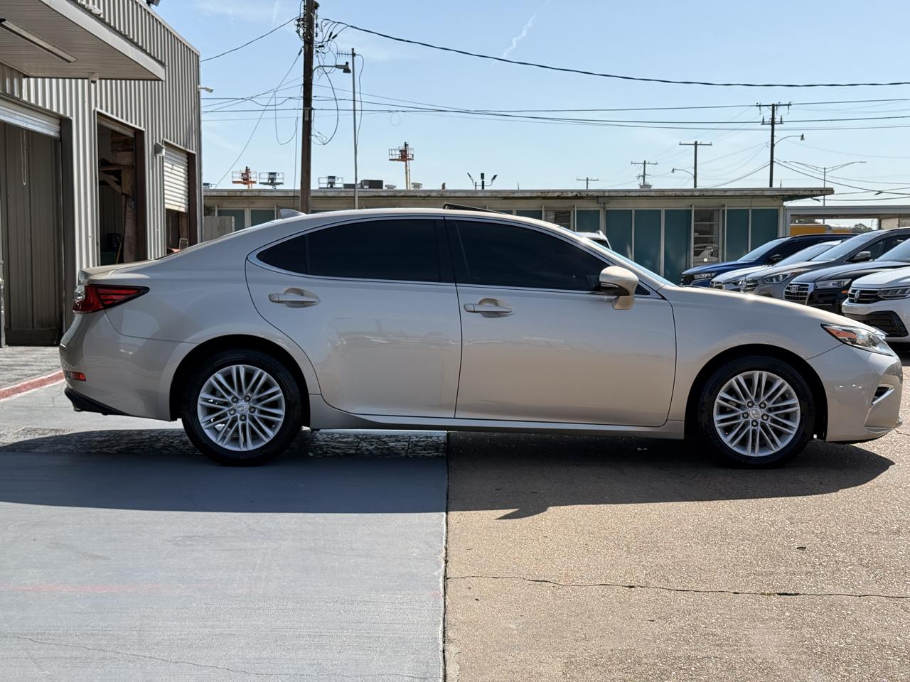 Lexus ES 350 Sedan 2016