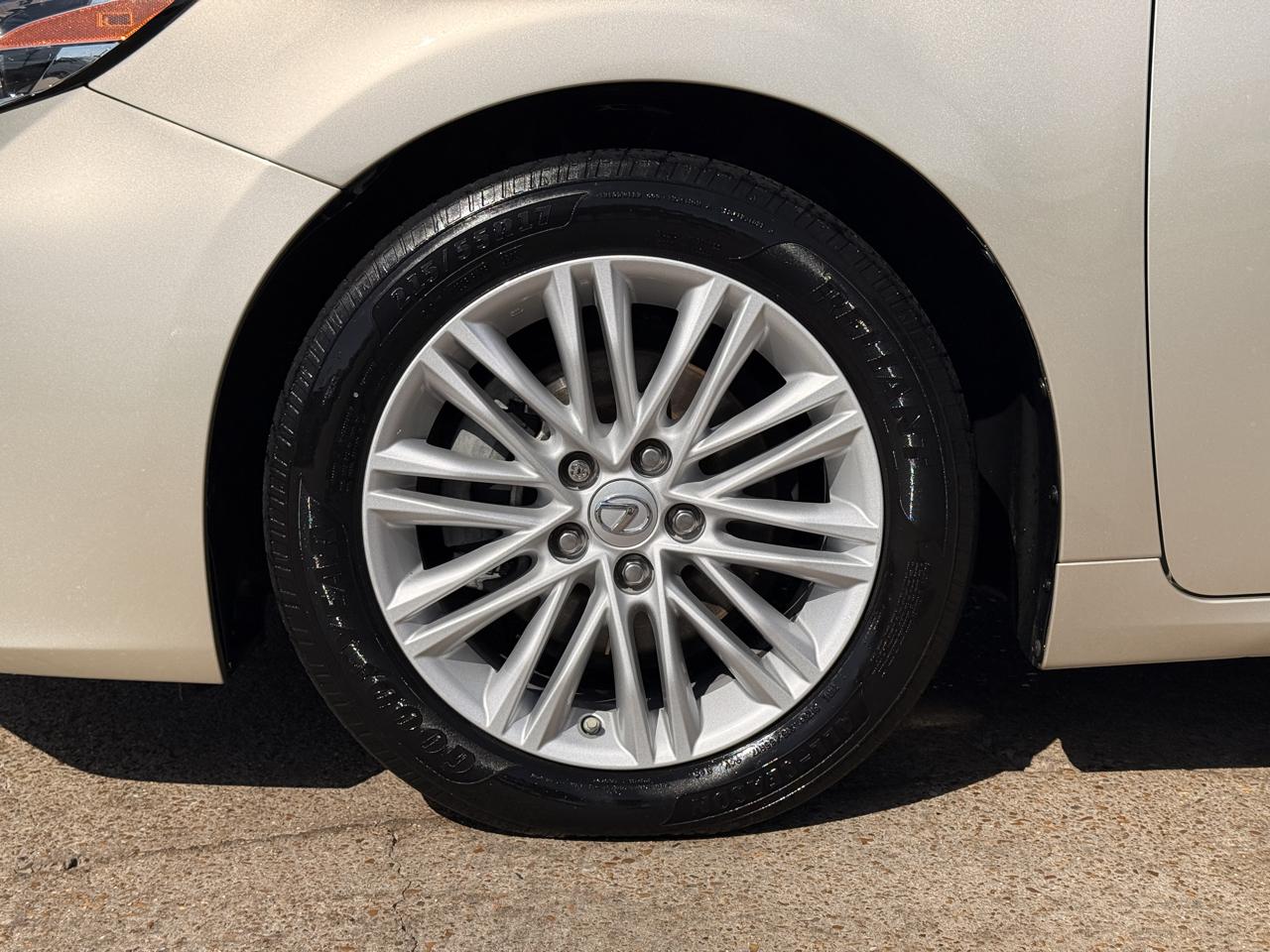 Lexus ES 350 Sedan 2016