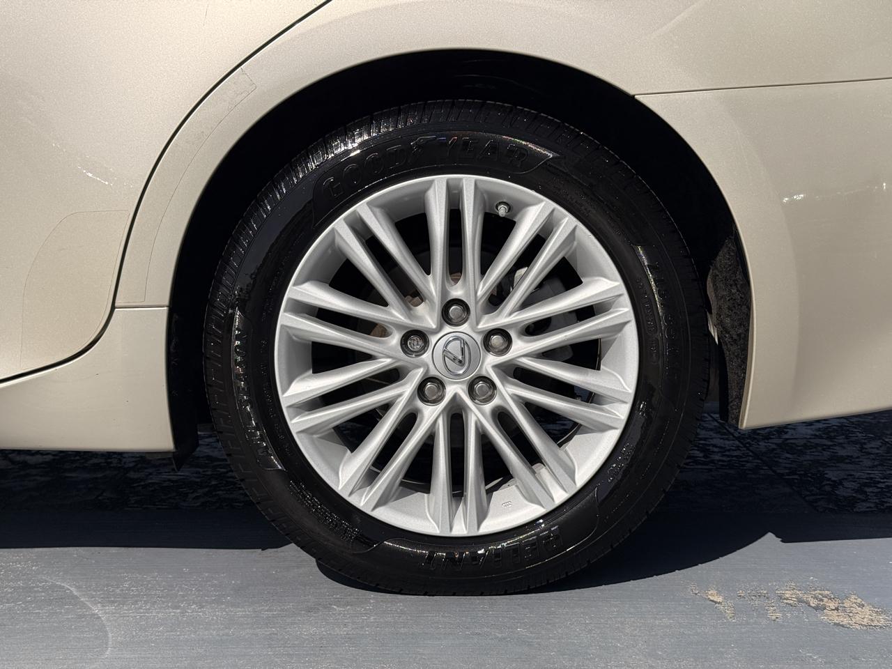 Lexus ES 350 Sedan 2016