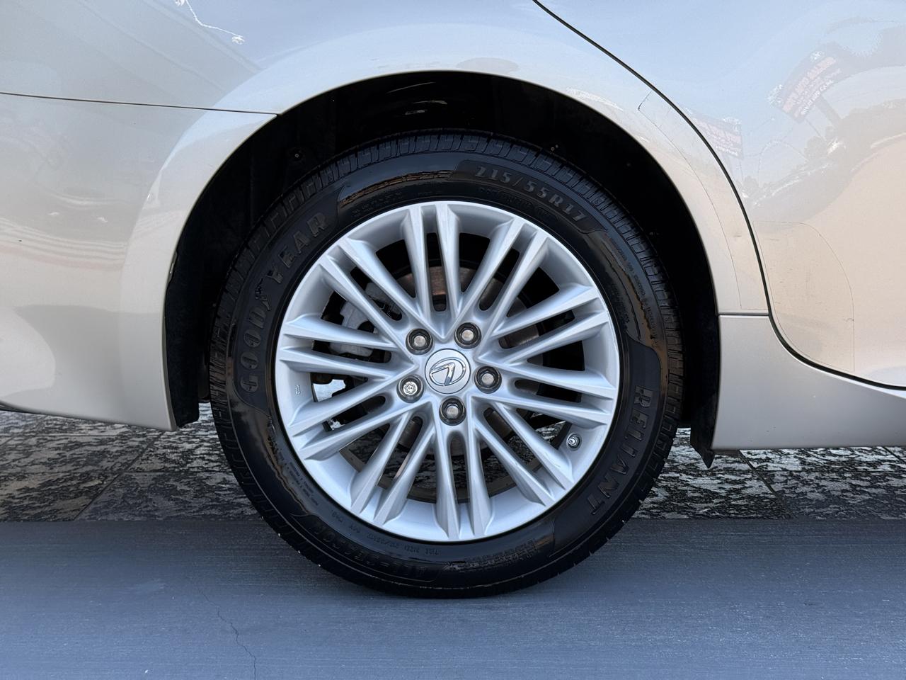 Lexus ES 350 Sedan 2016