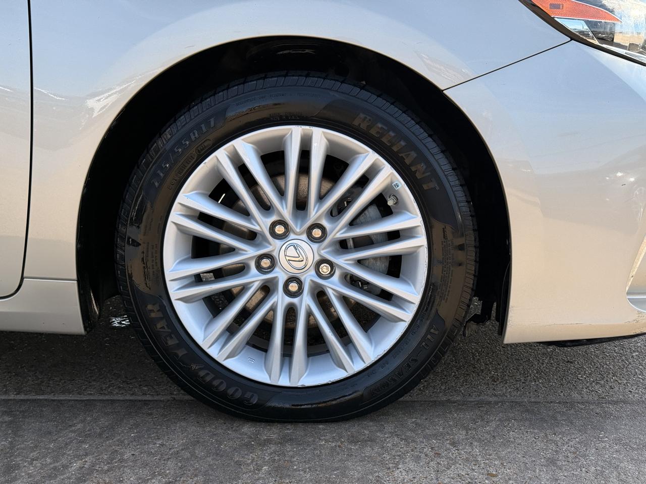 Lexus ES 350 Sedan 2016