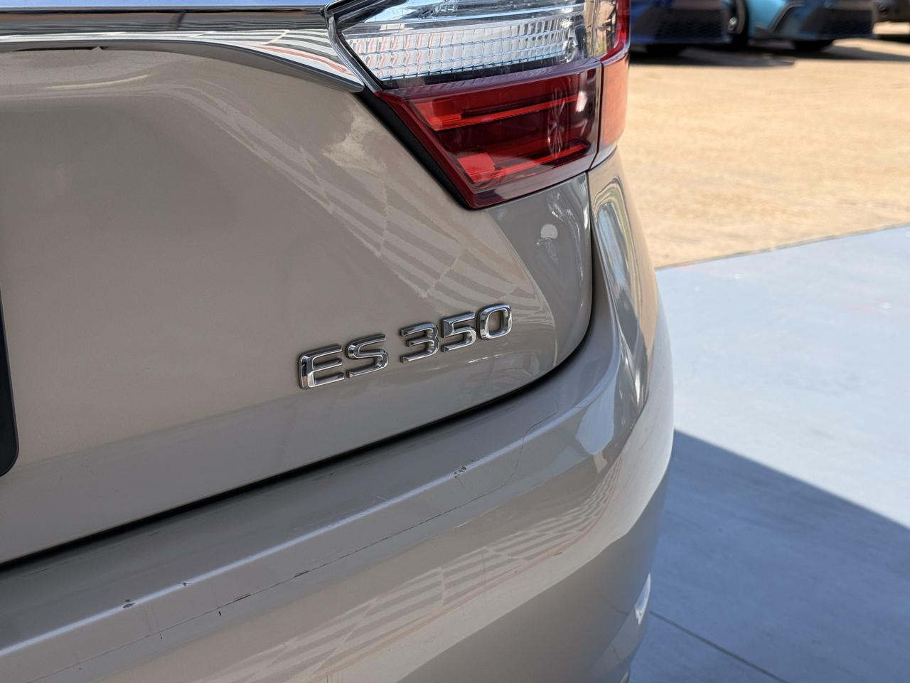 Lexus ES 350 Sedan 2016