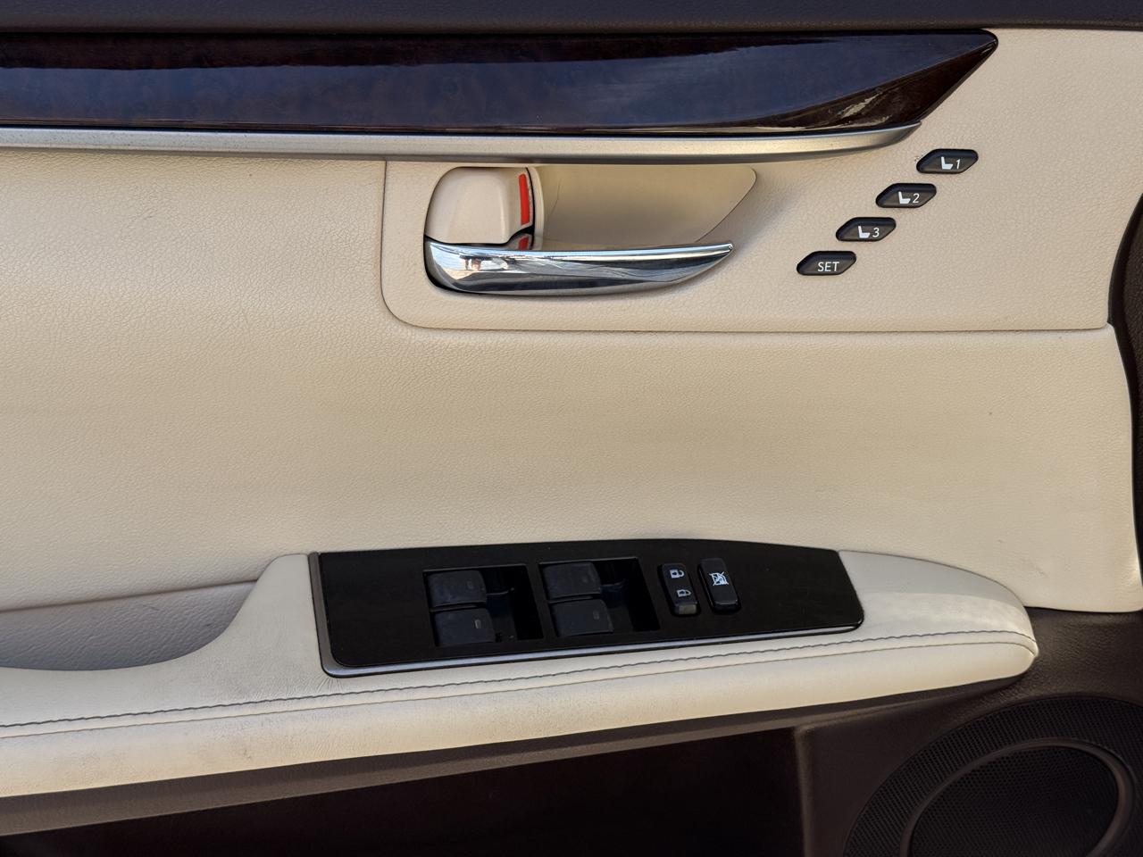 Lexus ES 350 Sedan 2016