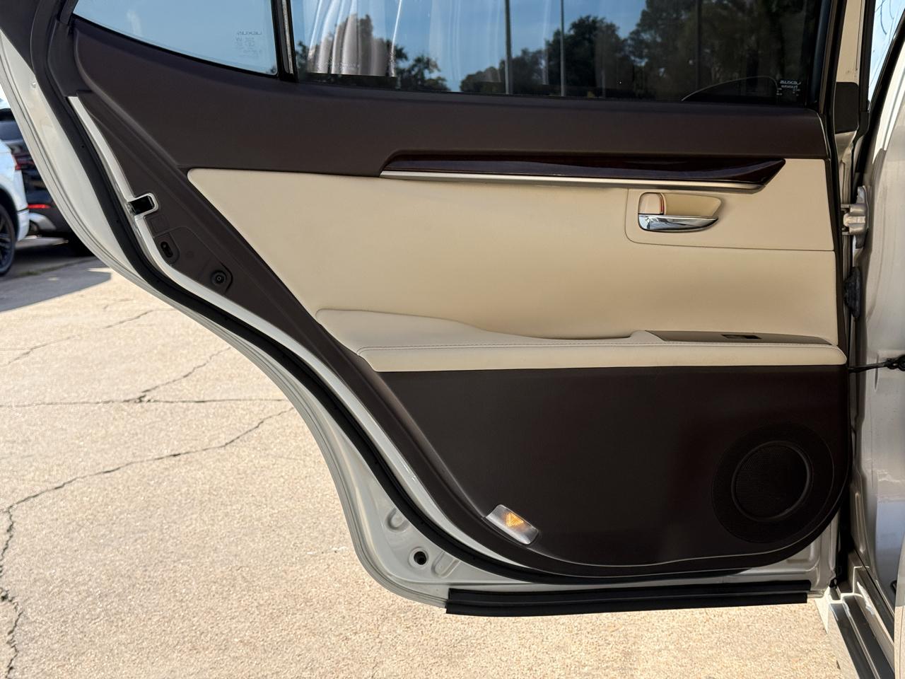 Lexus ES 350 Sedan 2016
