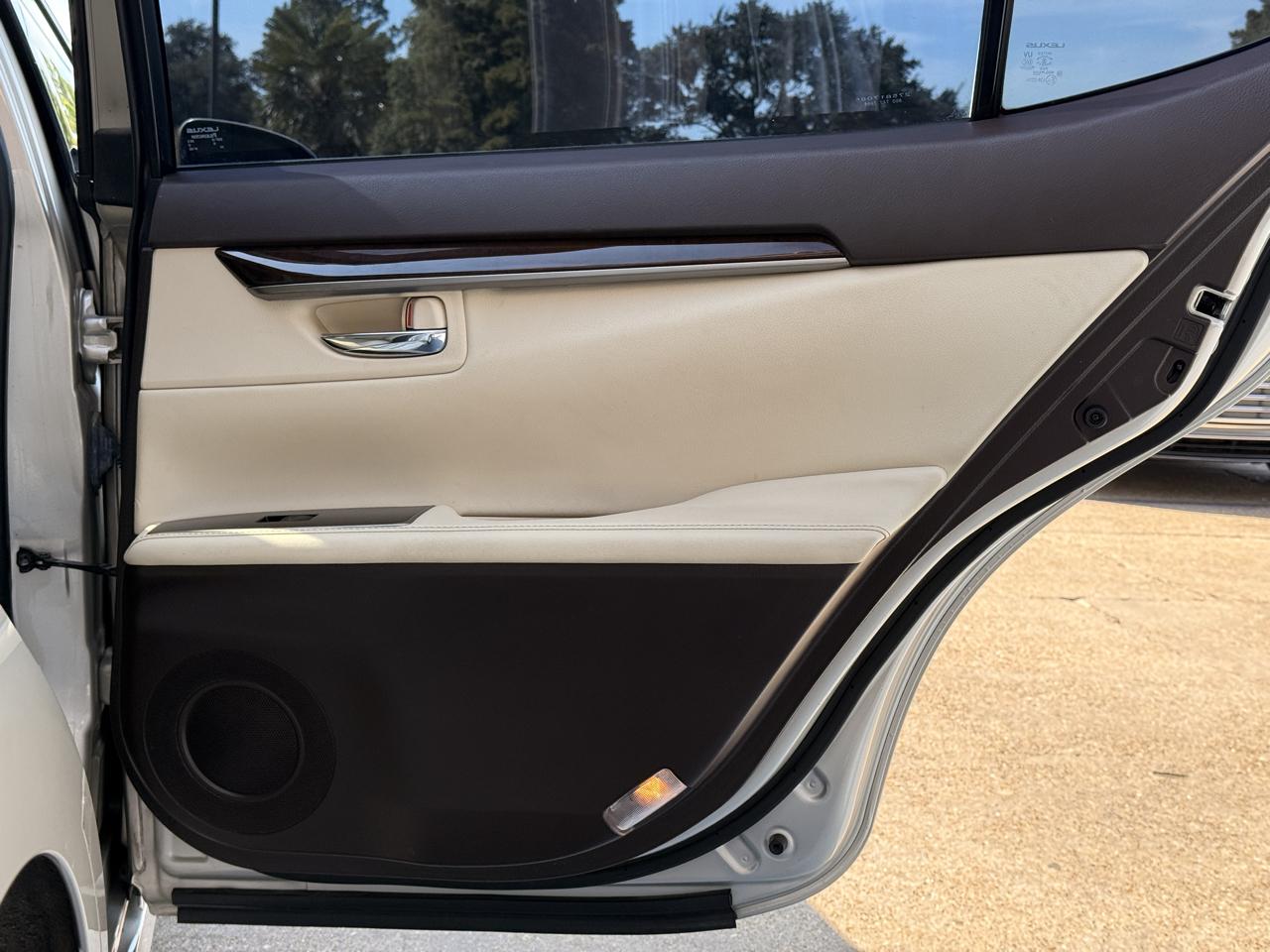 Lexus ES 350 Sedan 2016