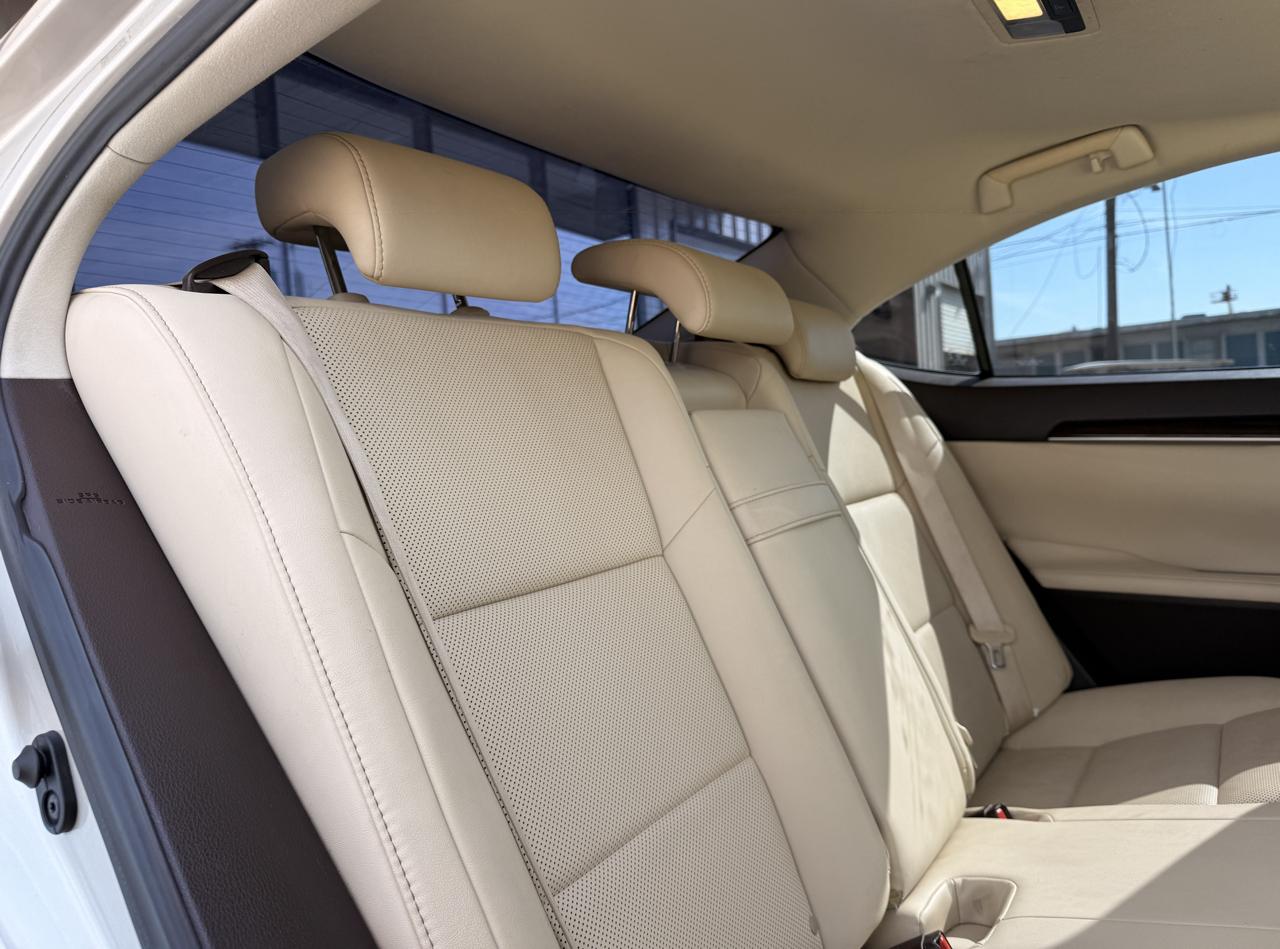 Lexus ES 350 Sedan 2016