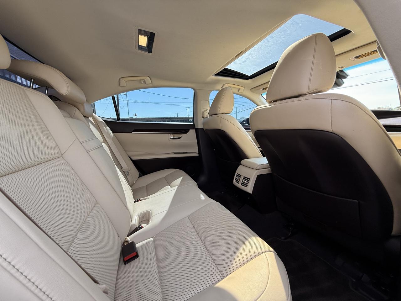 Lexus ES 350 Sedan 2016