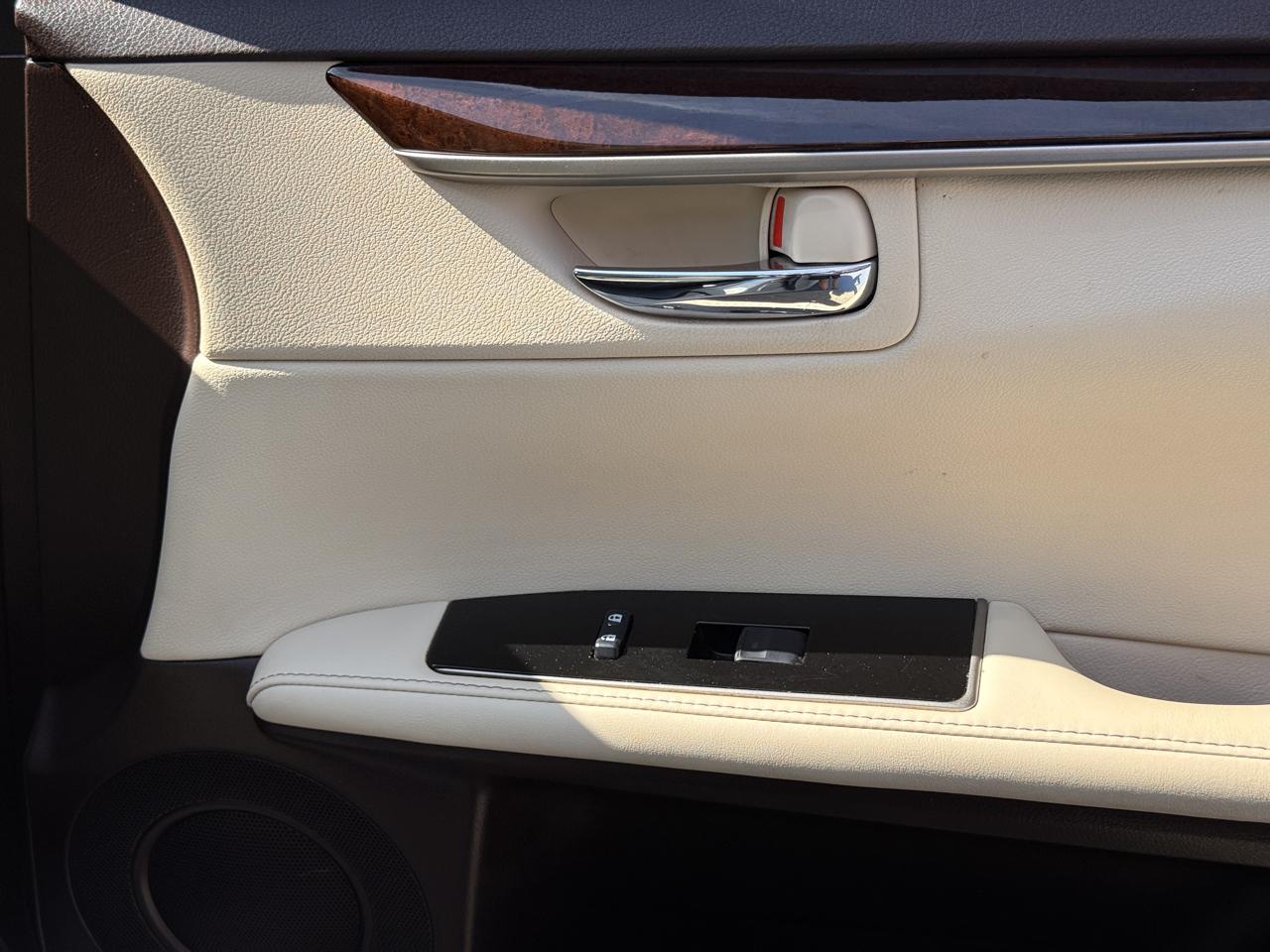 Lexus ES 350 Sedan 2016