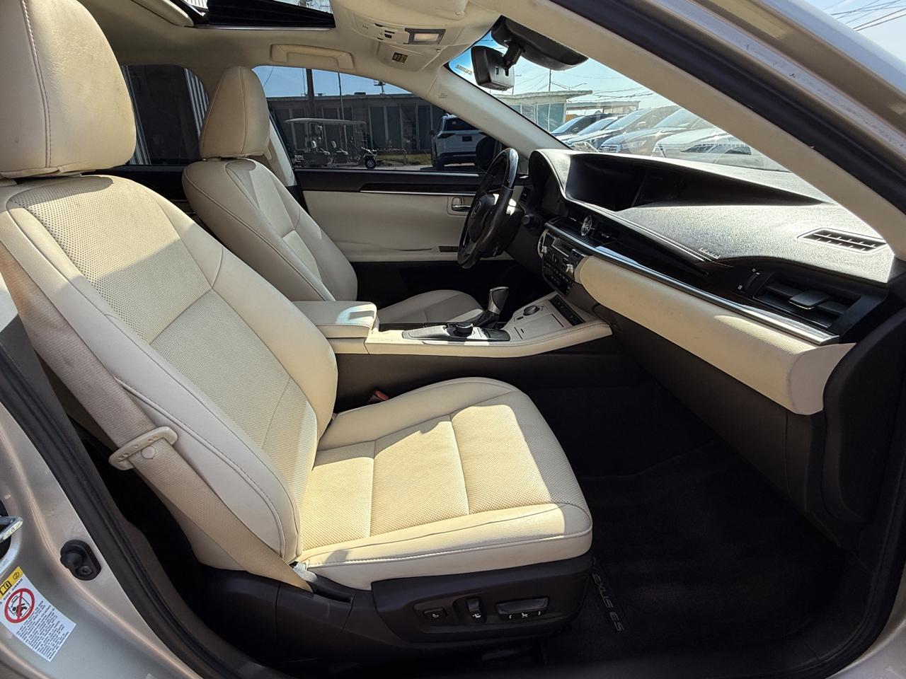 Lexus ES 350 Sedan 2016