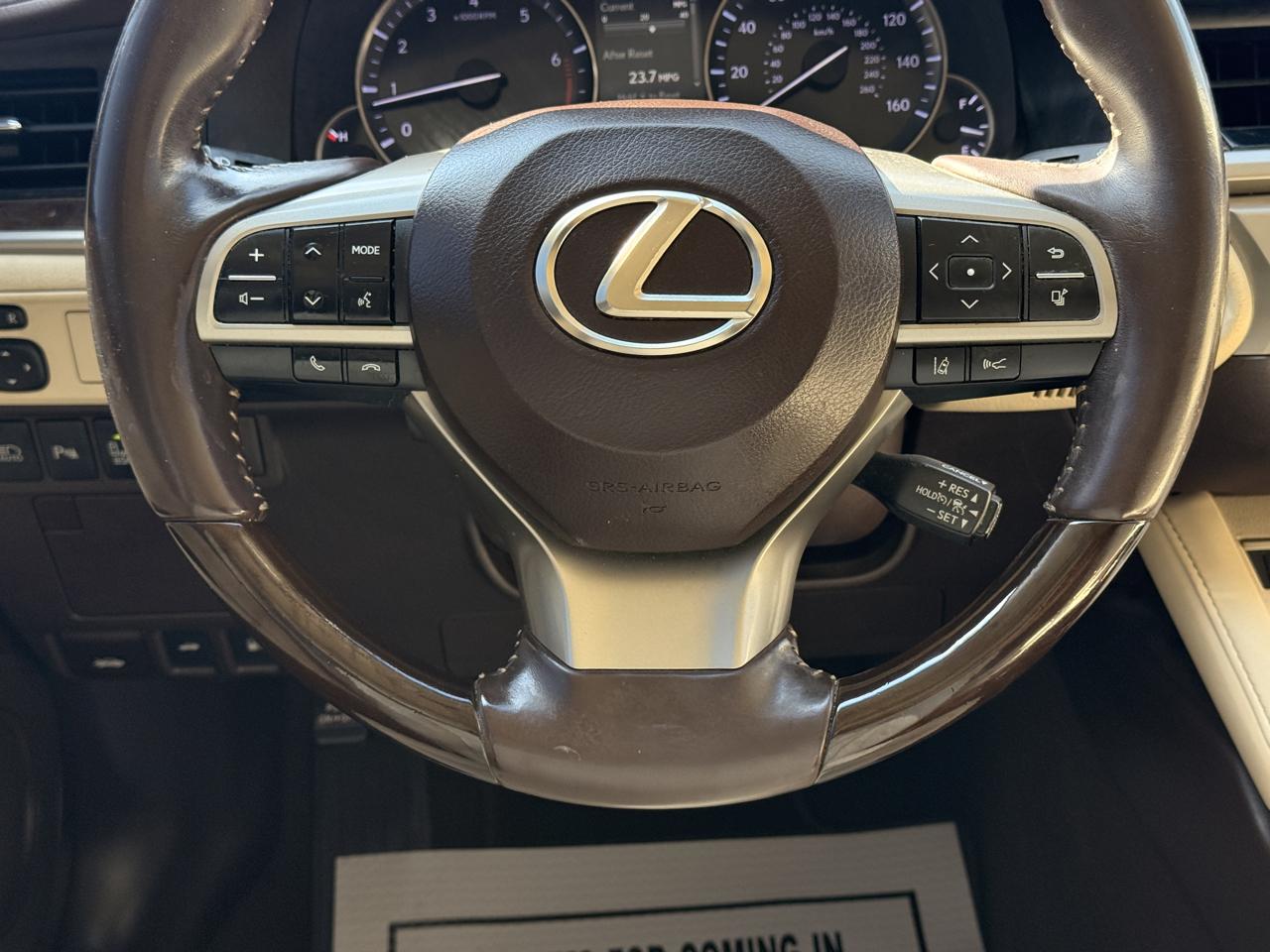 Lexus ES 350 Sedan 2016