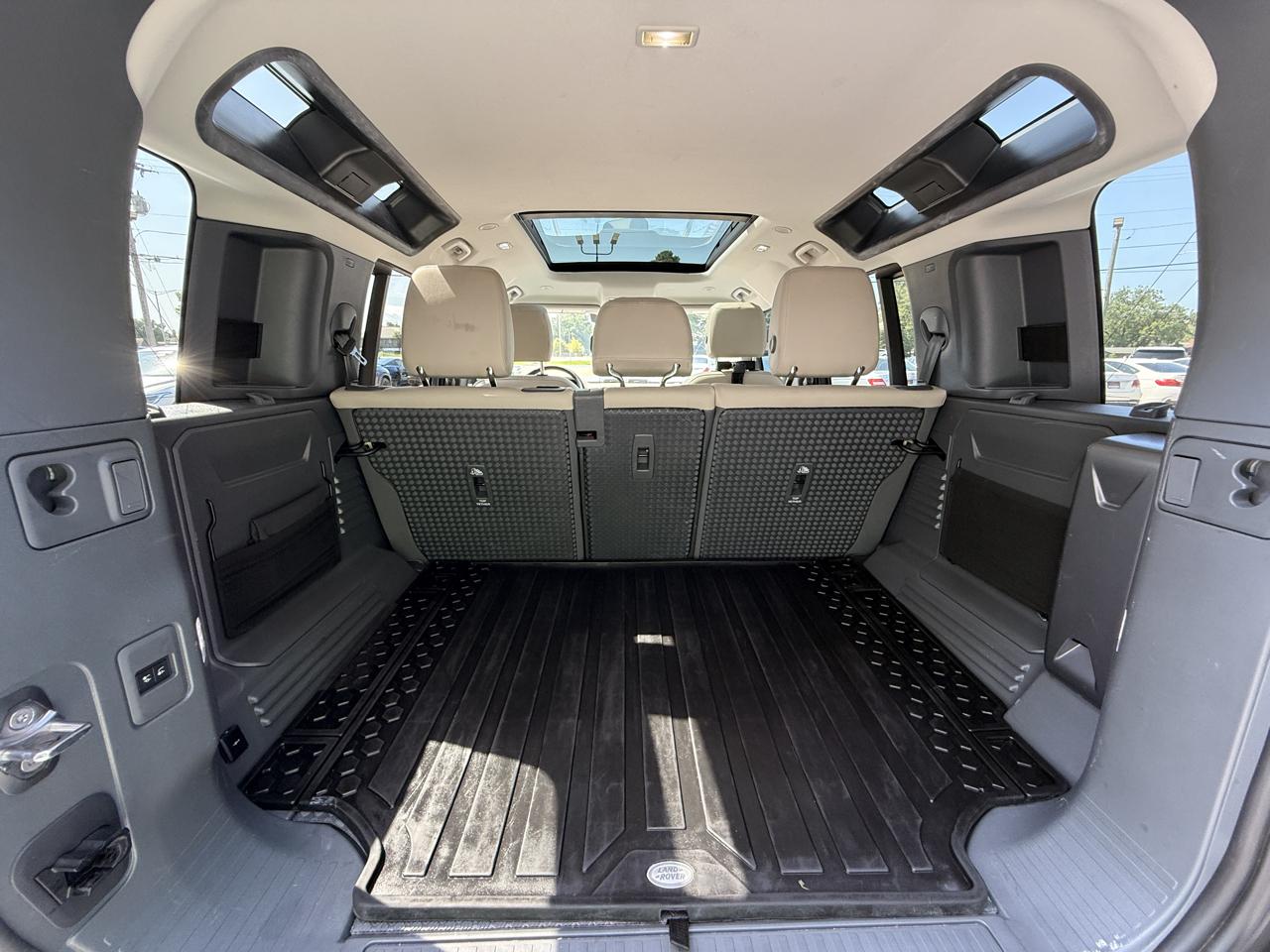 Land Rover Defender P300 110 S 2024