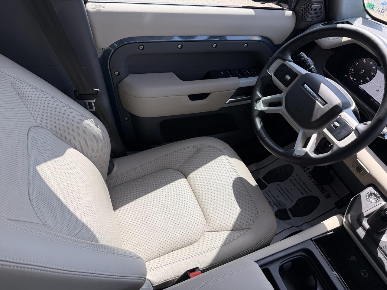 Land Rover Defender P300 110 S 2024