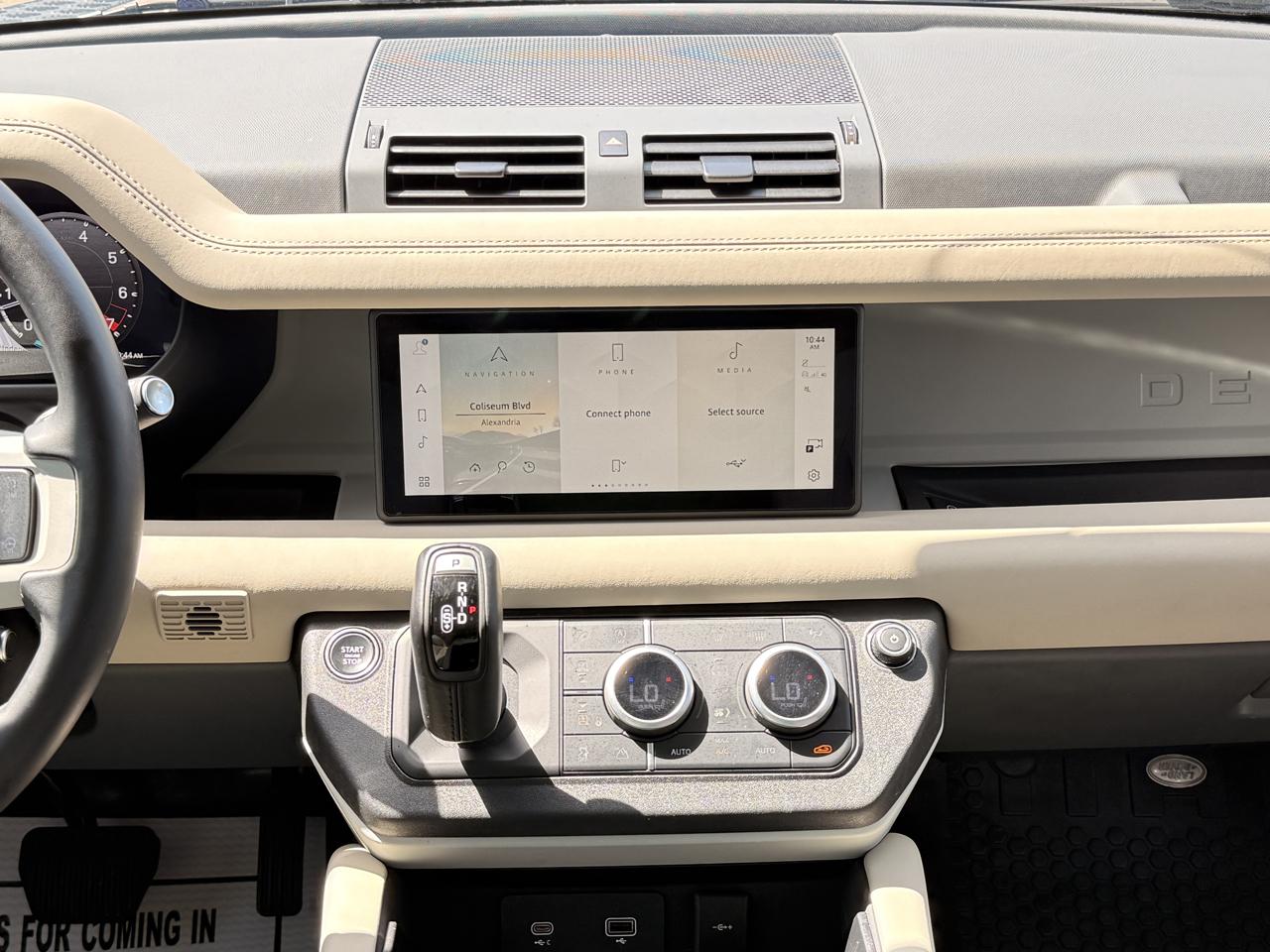 Land Rover Defender P300 110 S 2024