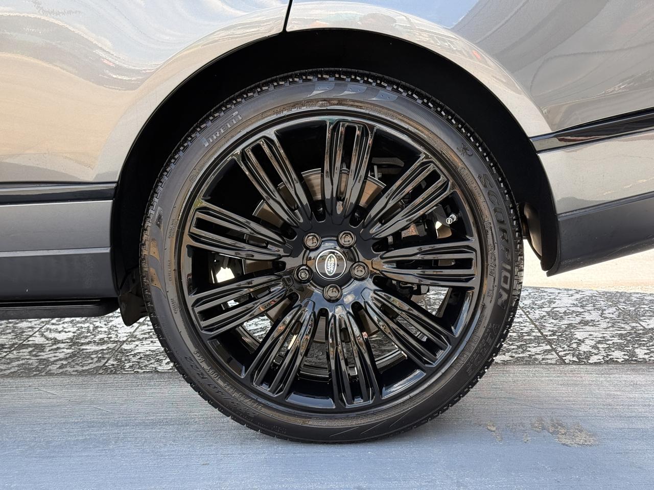 Land Rover Range Rover Supercharged LWB 2019