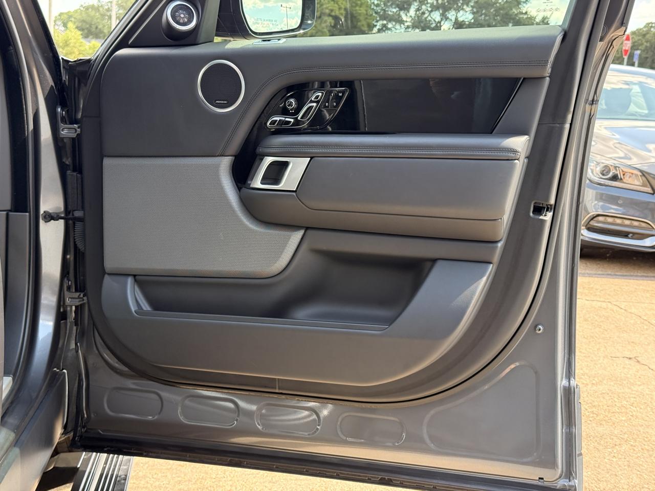 Land Rover Range Rover Supercharged LWB 2019