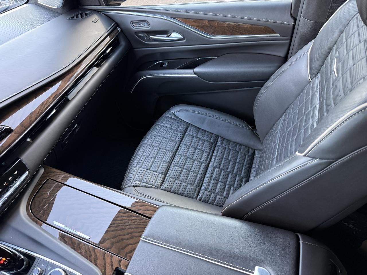 Cadillac Escalade Sport Platinum AWD 2023