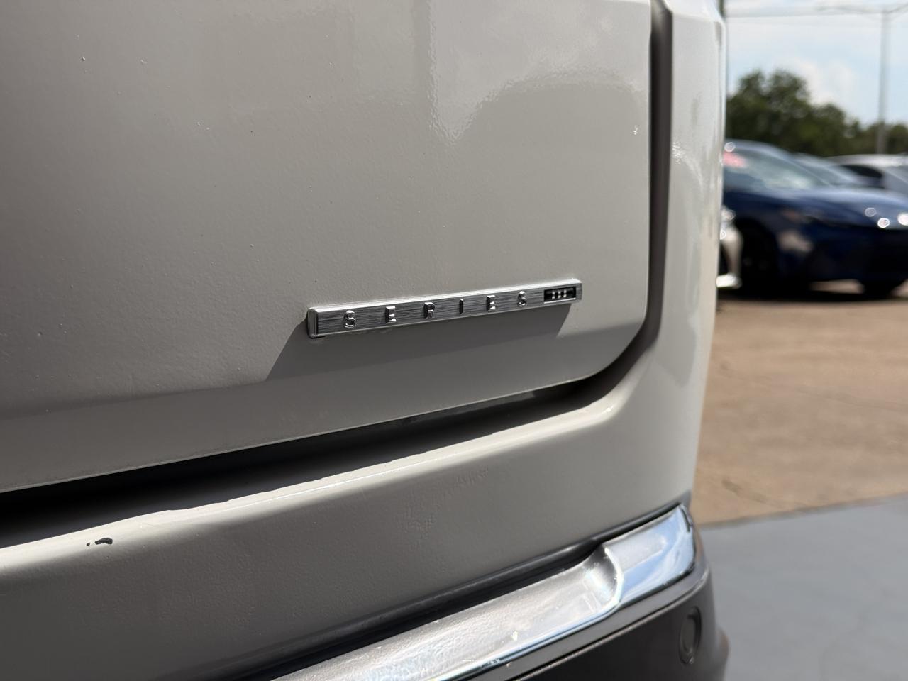 Jeep Wagoneer Series III 4WD 2022