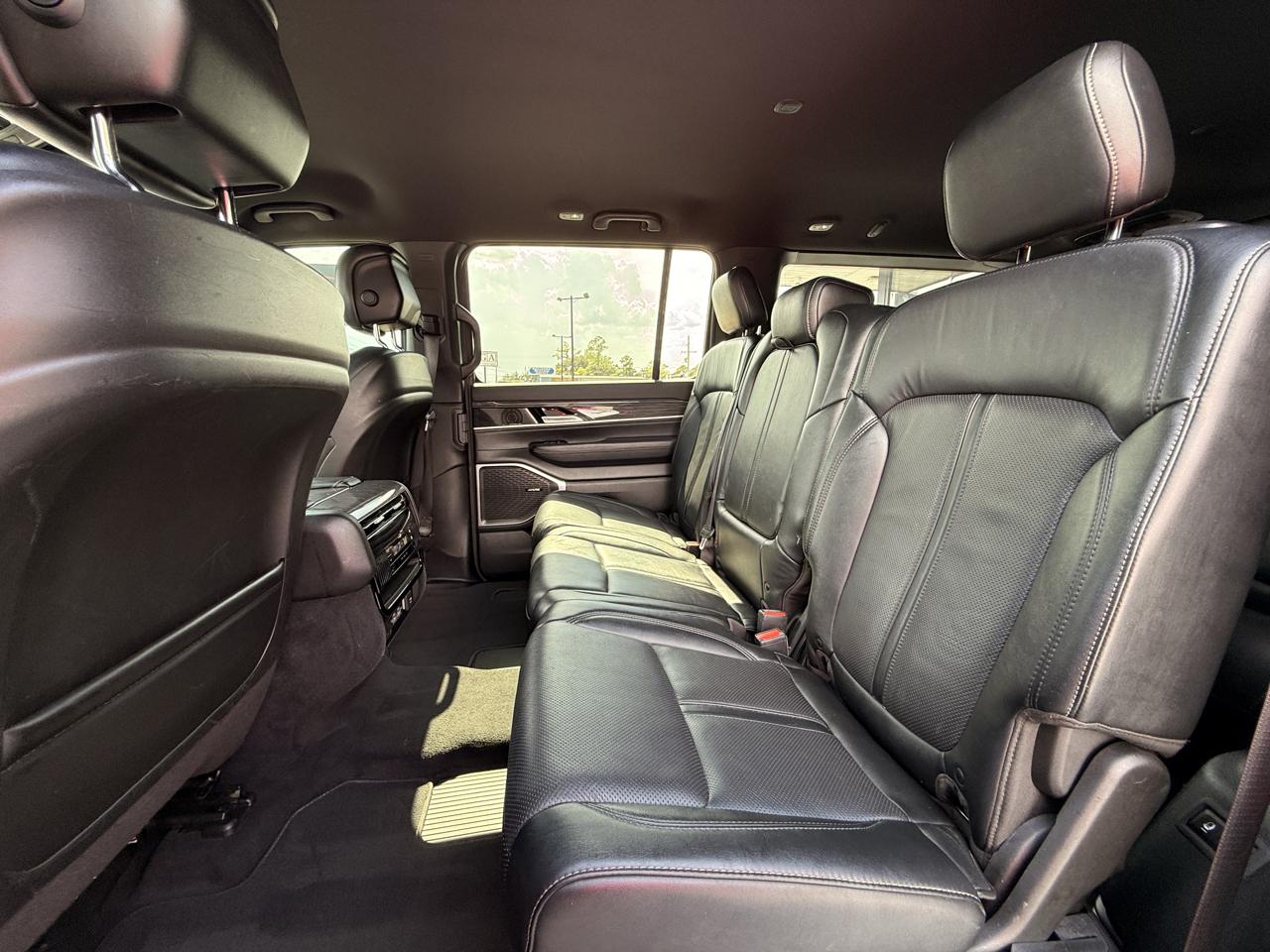 Jeep Wagoneer Series III 4WD 2022