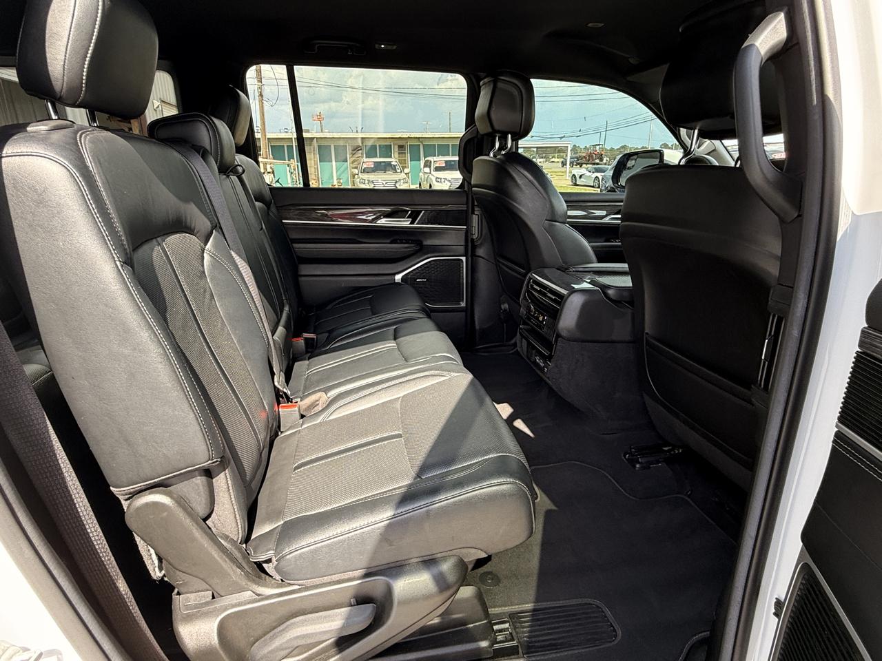 Jeep Wagoneer Series III 4WD 2022