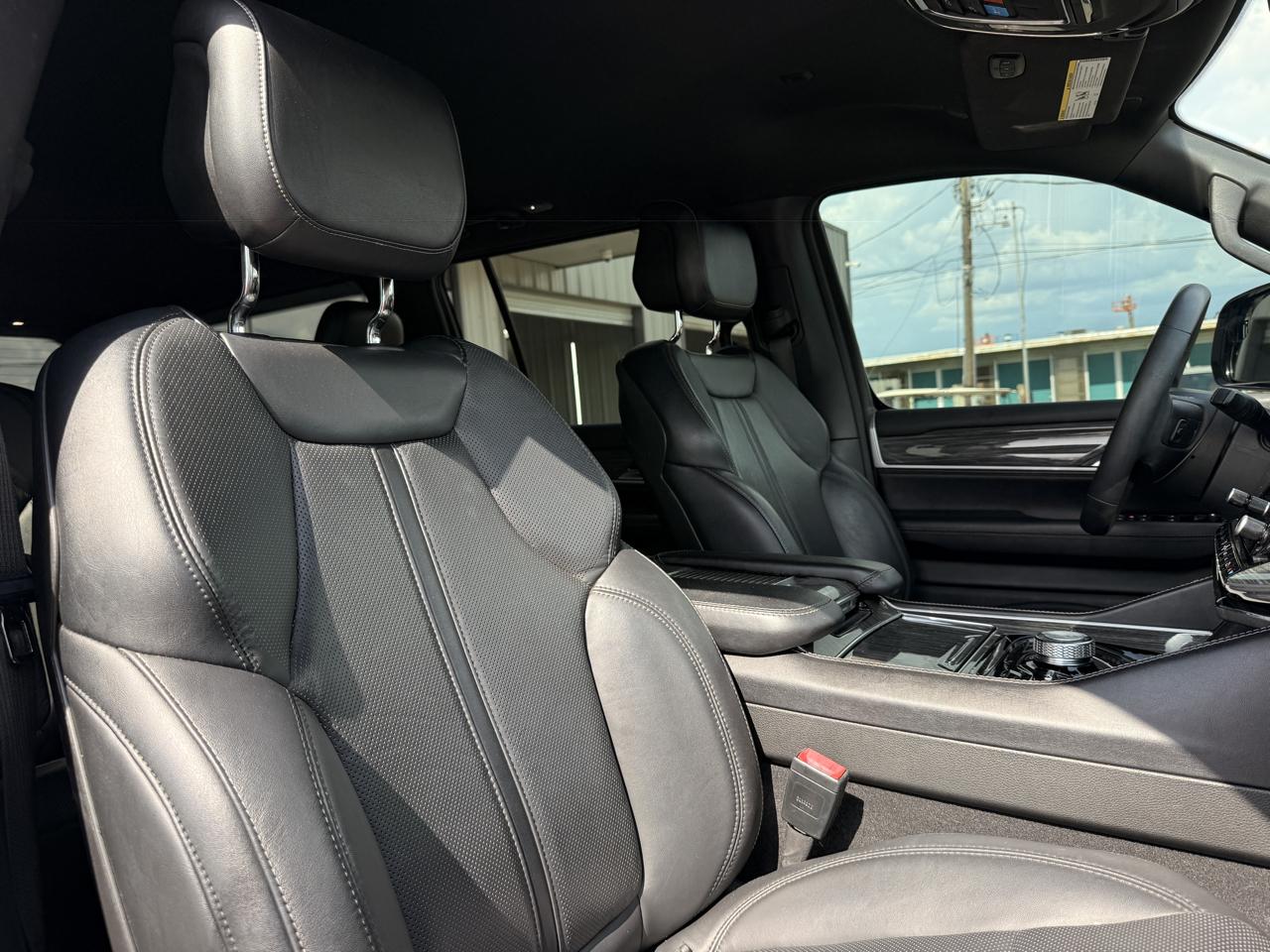 Jeep Wagoneer Series III 4WD 2022