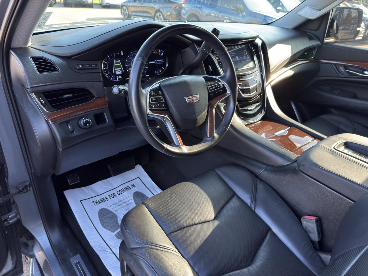 Cadillac Escalade photo 2