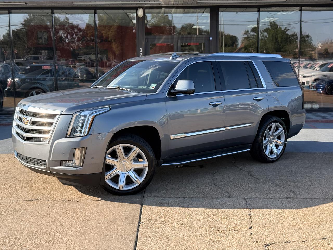 Cadillac Escalade photo 4