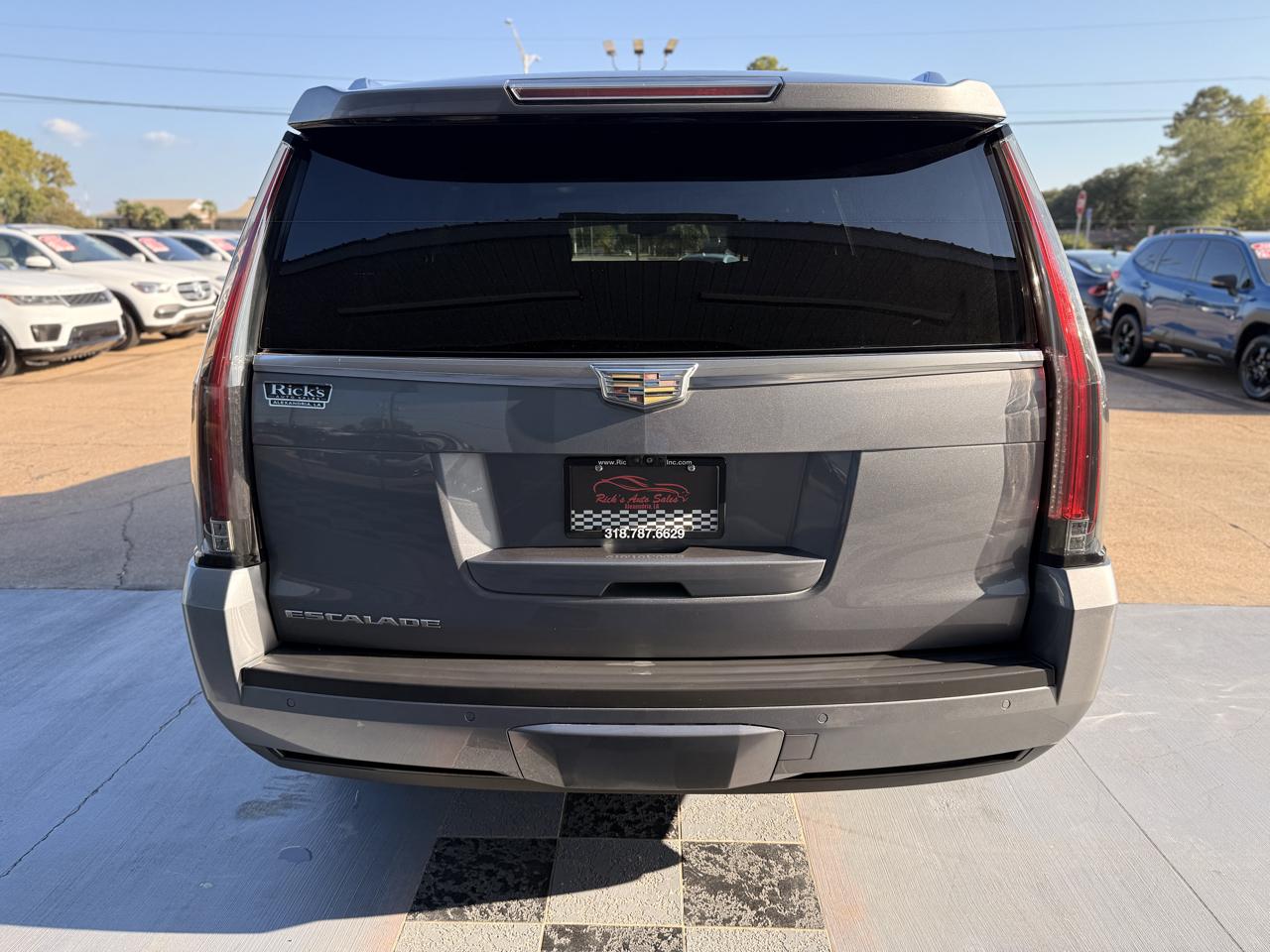 Cadillac Escalade photo 11