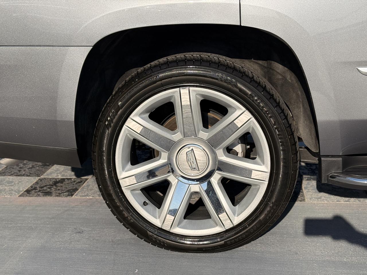 Cadillac Escalade photo 17