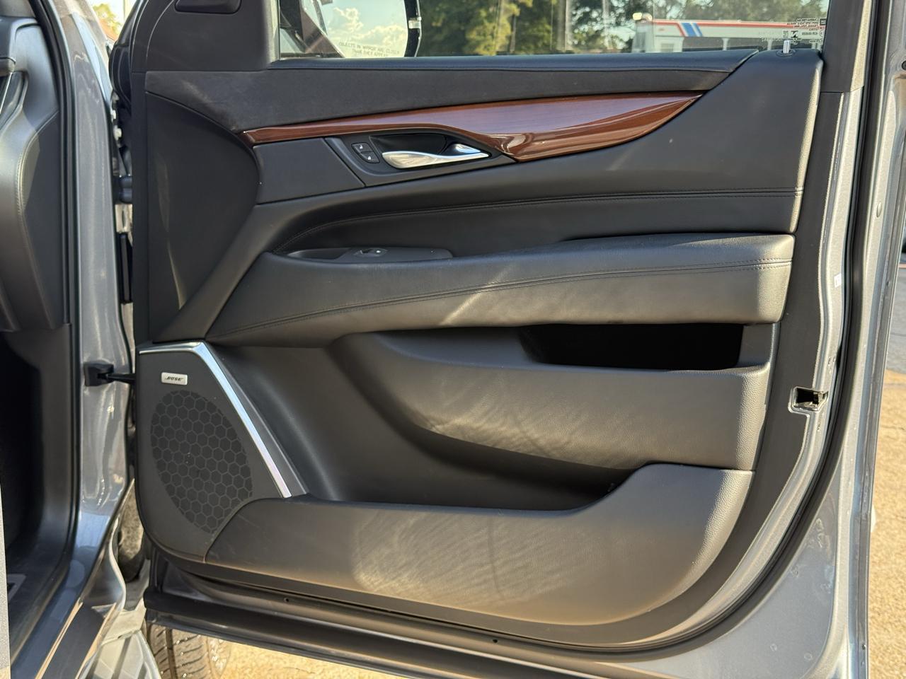 Cadillac Escalade photo 46