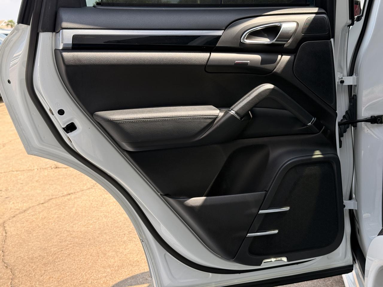 Porsche Cayenne GTS 2014