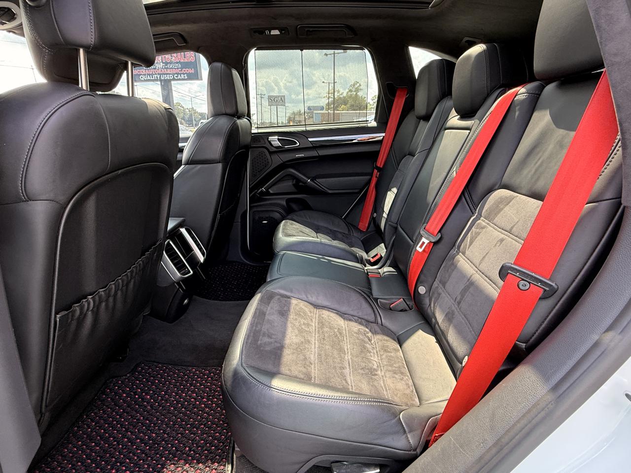 Porsche Cayenne GTS 2014