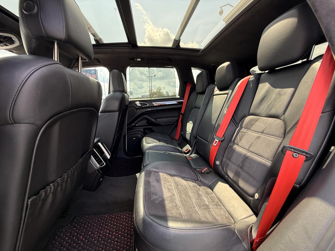 Porsche Cayenne GTS 2014