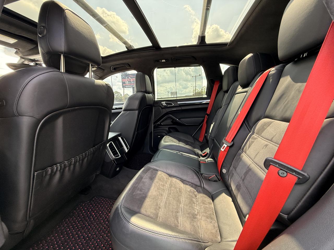 Porsche Cayenne GTS 2014