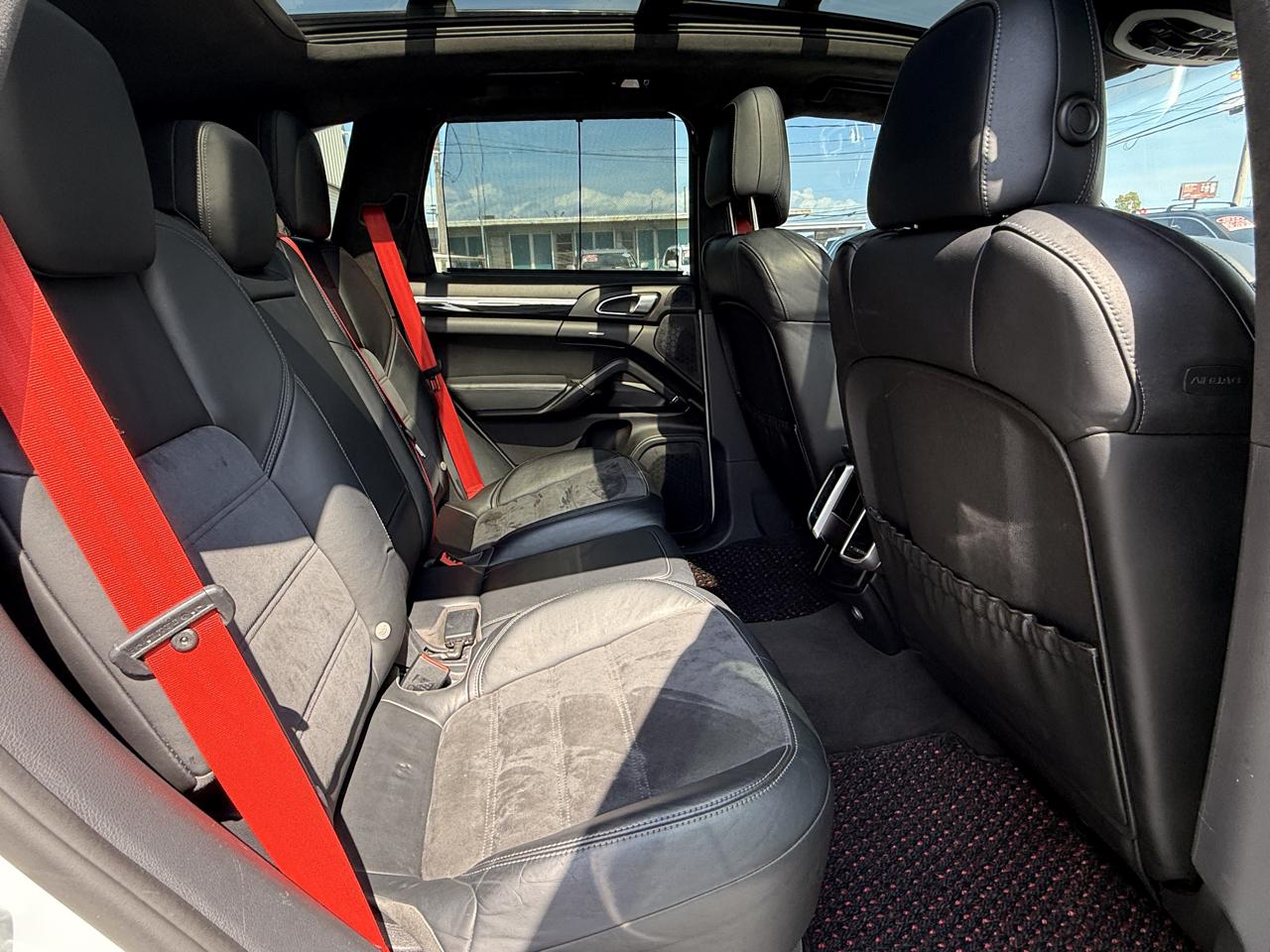 Porsche Cayenne GTS 2014