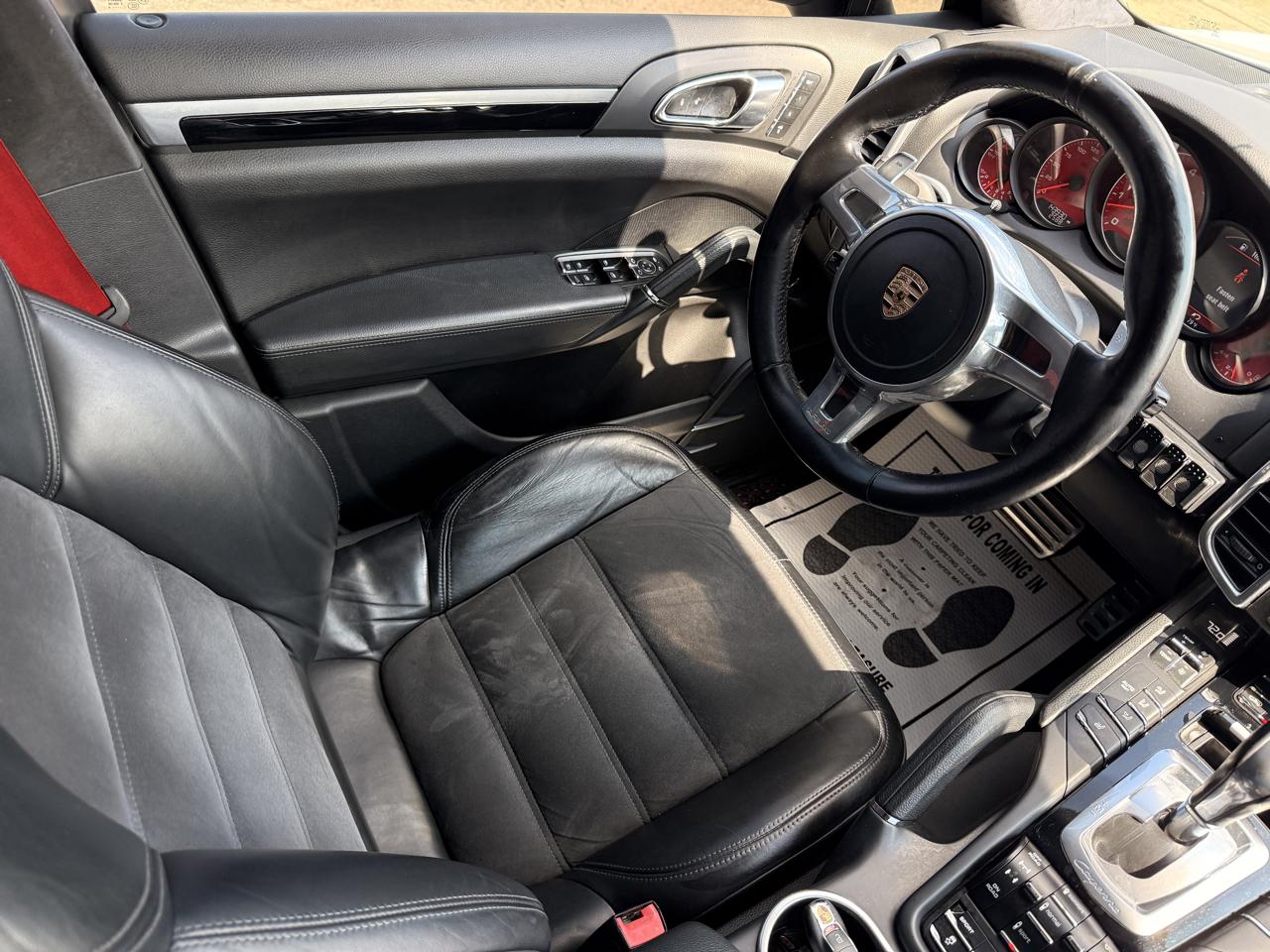 Porsche Cayenne GTS 2014