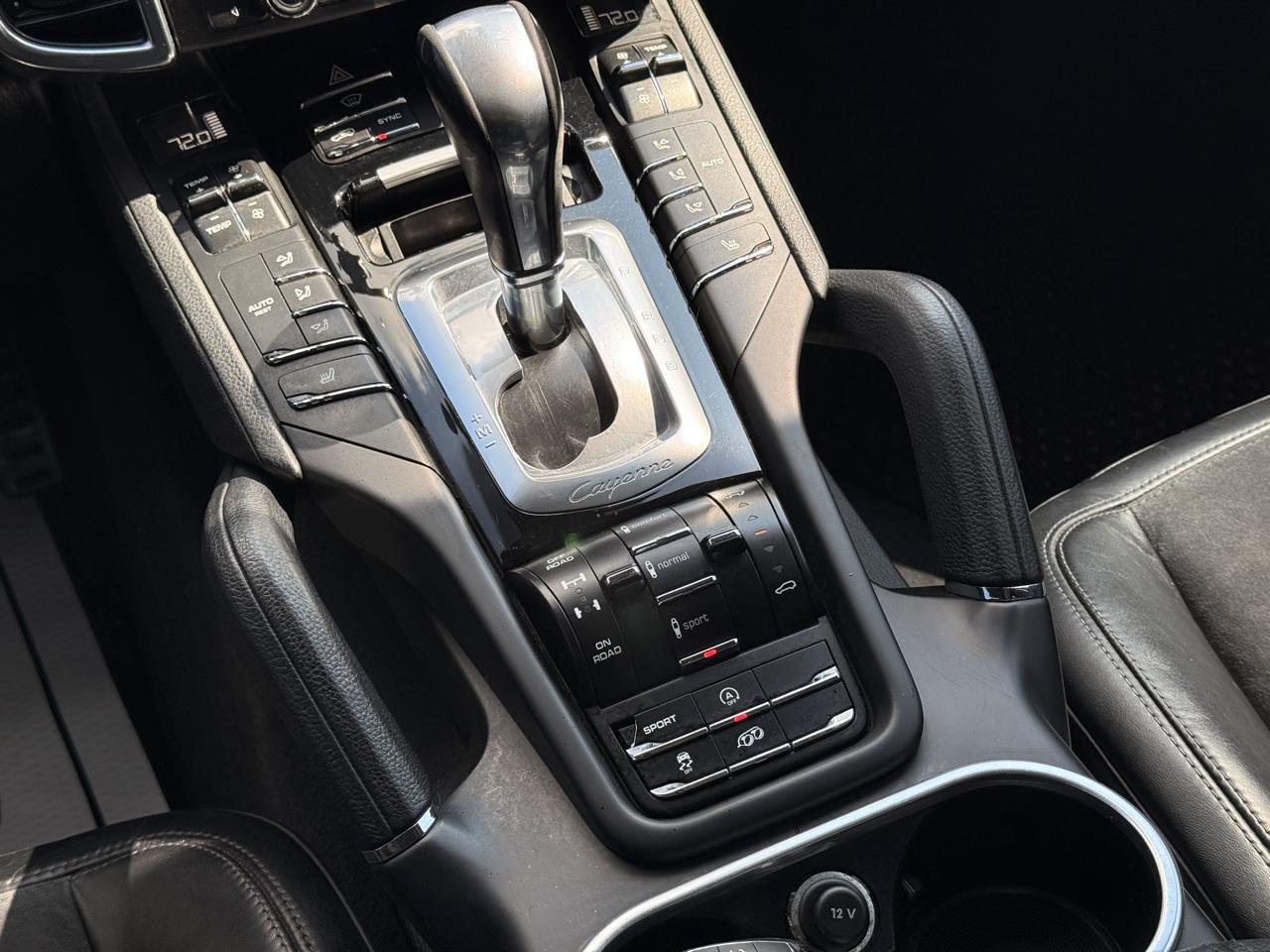 Porsche Cayenne GTS 2014