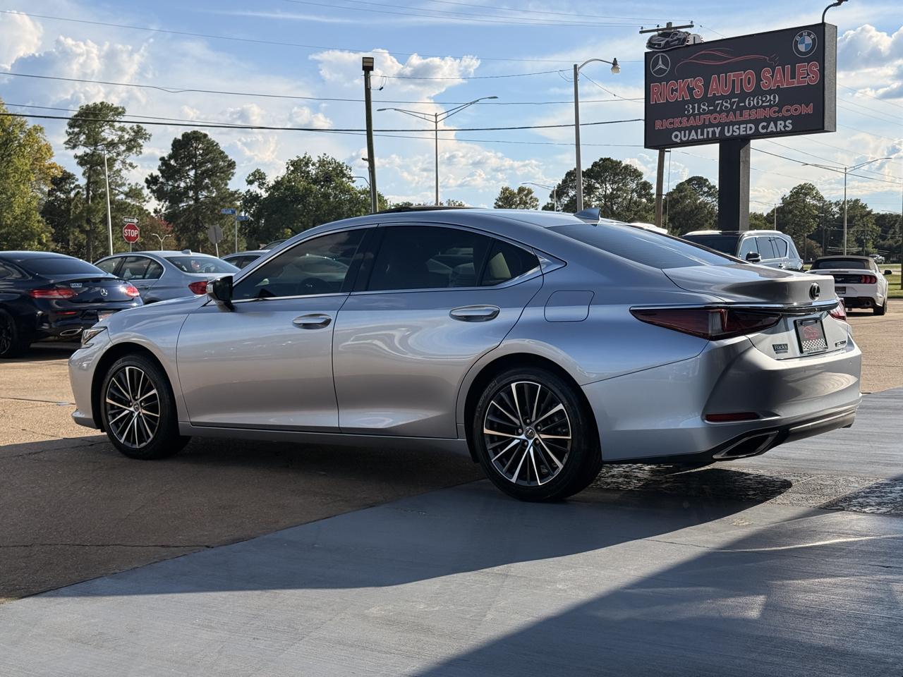 Lexus ES 350 Base 2022
