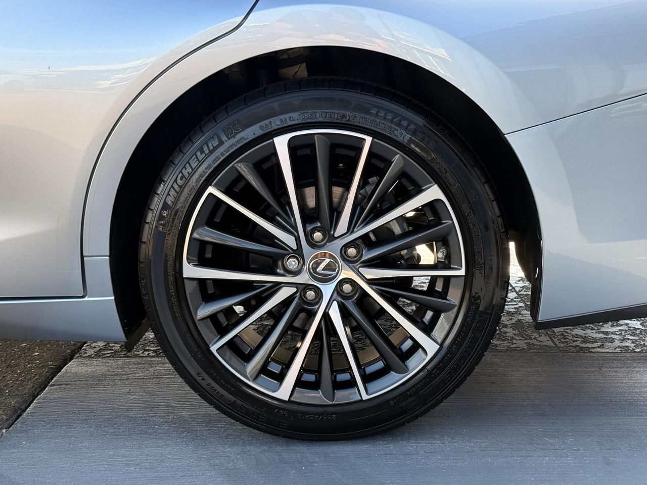 Lexus ES 350 Base 2022