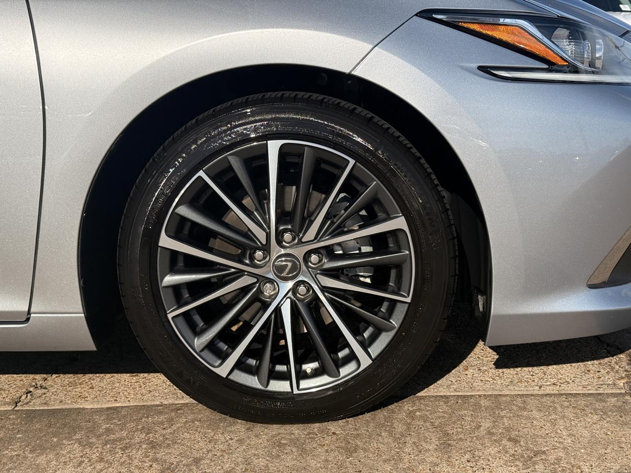 Lexus ES 350 Base 2022