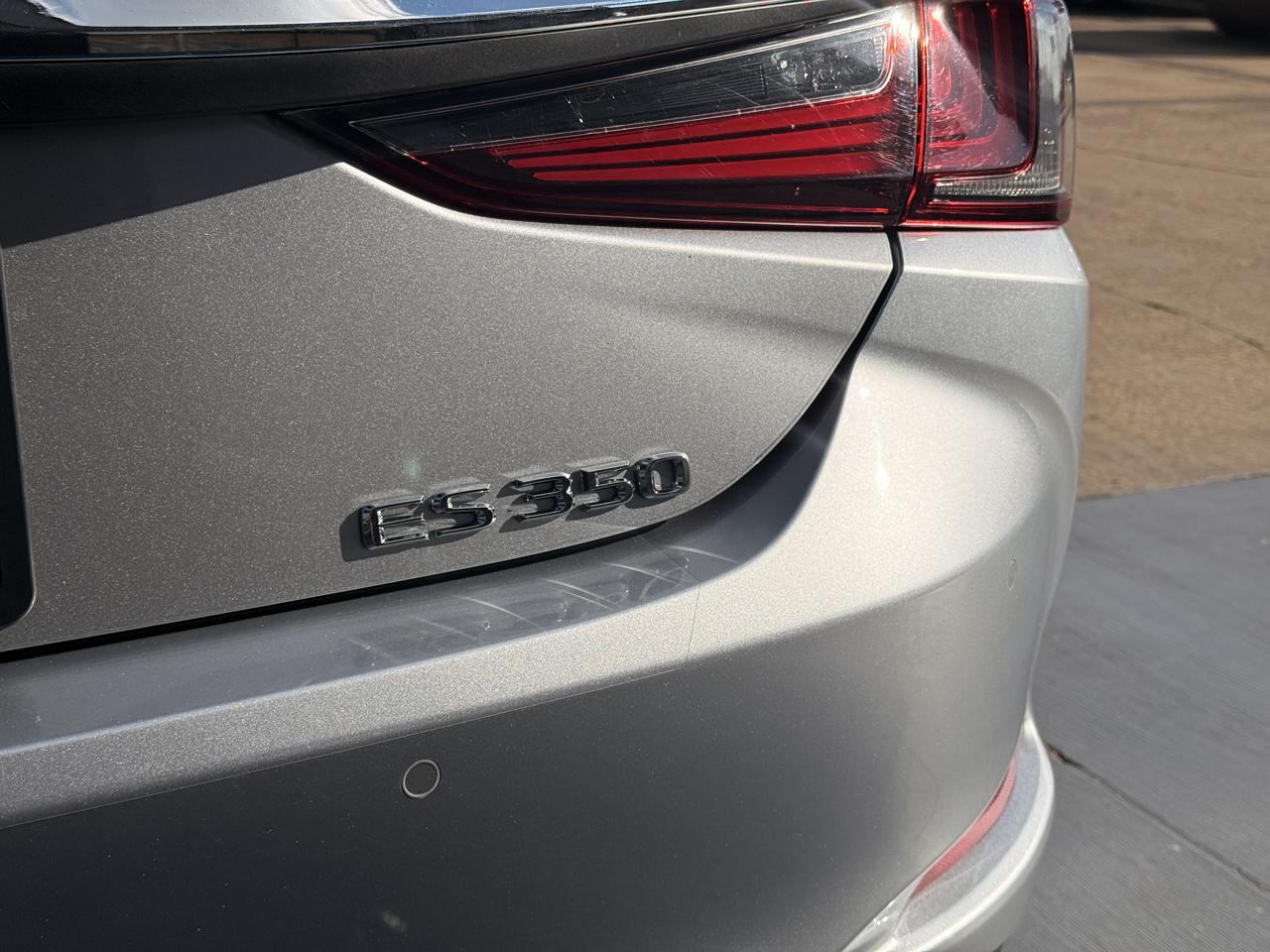 Lexus ES 350 Base 2022