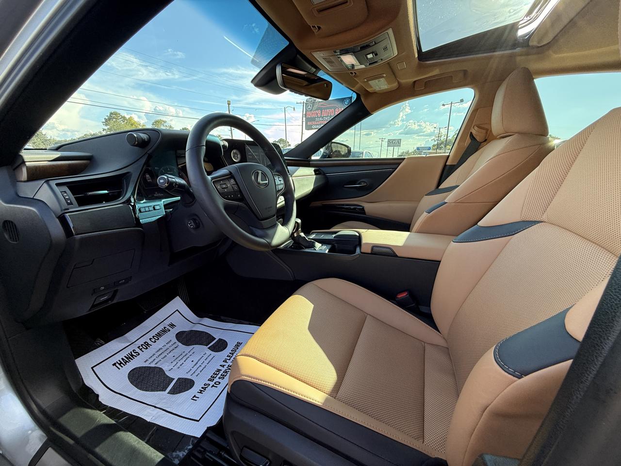 Lexus ES 350 Base 2022