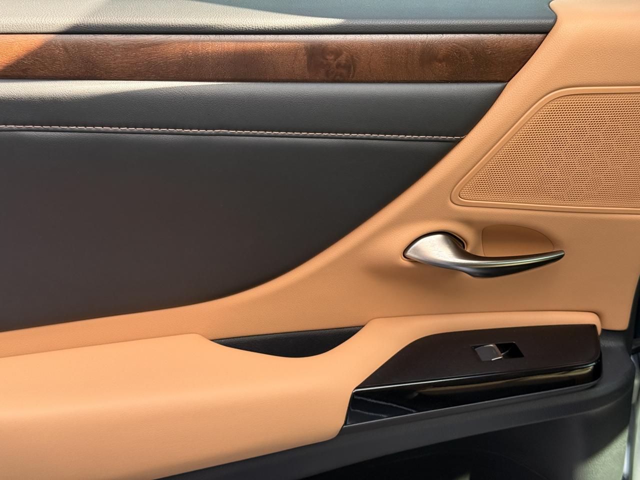 Lexus ES 350 Base 2022
